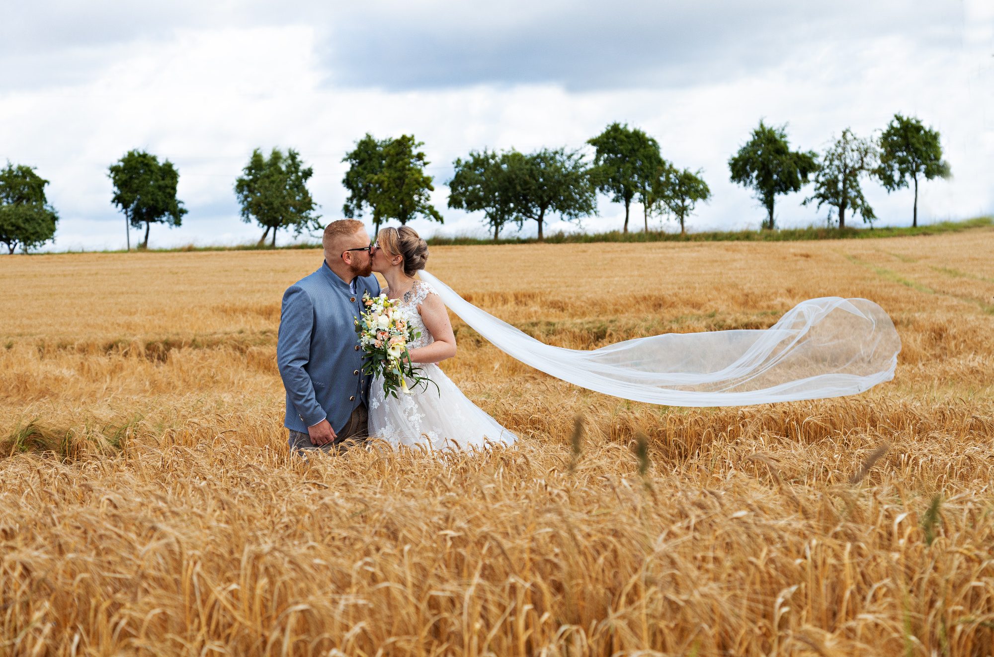 Emotionale Hochzeit on location in Regensburg Natürliche Hochzeitsfotografie in Abensberg, Kelheim und Regensburg – Picscouture Photography